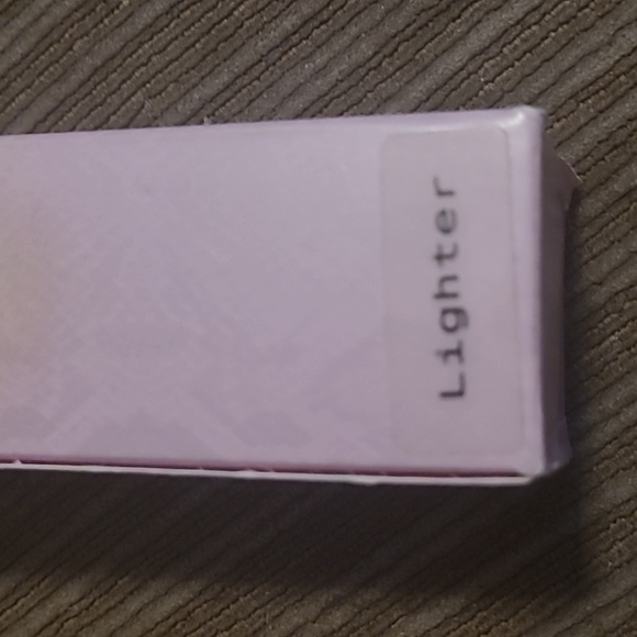 🆕️Mally Liquid Luminizer - Picture 6 of 6